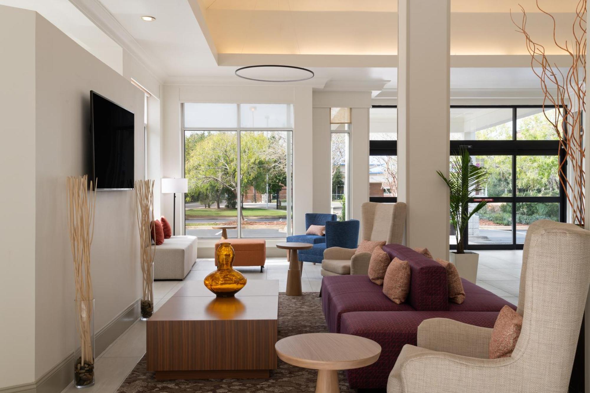 Hilton Garden Inn Tallahassee Bagian luar foto