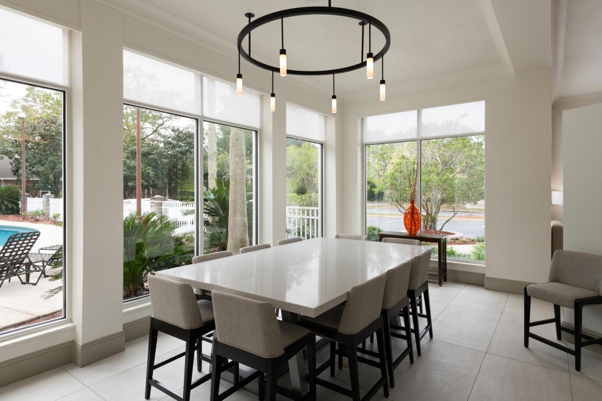 Hilton Garden Inn Tallahassee Bagian luar foto
